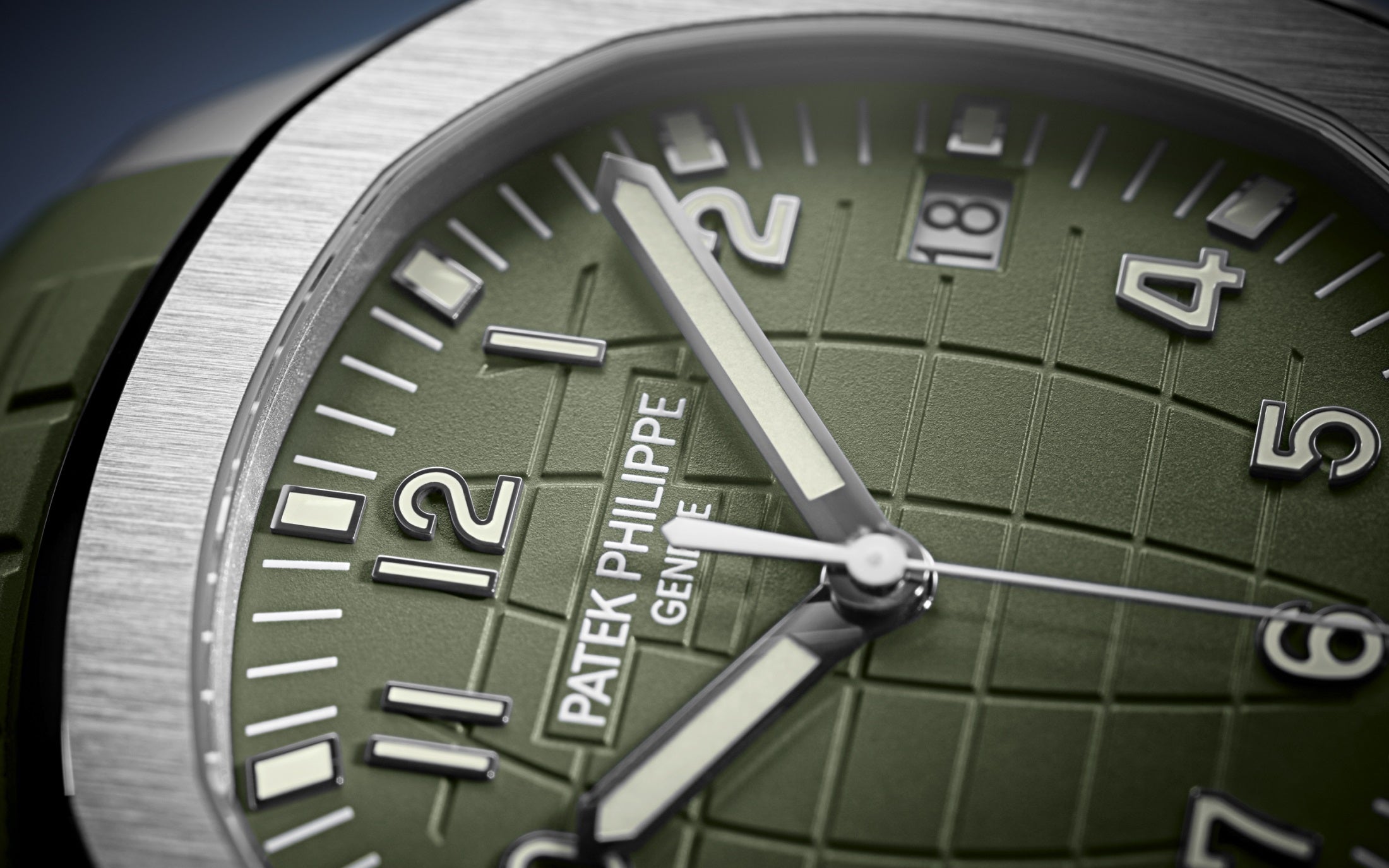Patek Philippe Aquanaut Jumbo Date, Sweep Seconds, 18k White Gold, 42,2 mm, Ref# 5168G-010 - Image 4