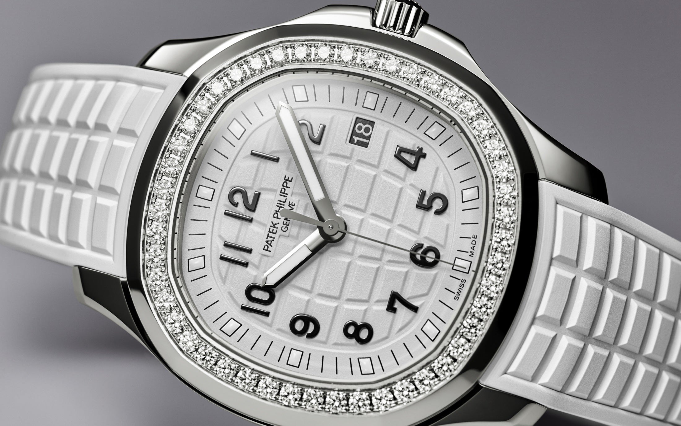 Patek Philippe Aquanaut Luce, Stainless Steel, 38,8mm, Ref# 5267/200A-010 - Image 4