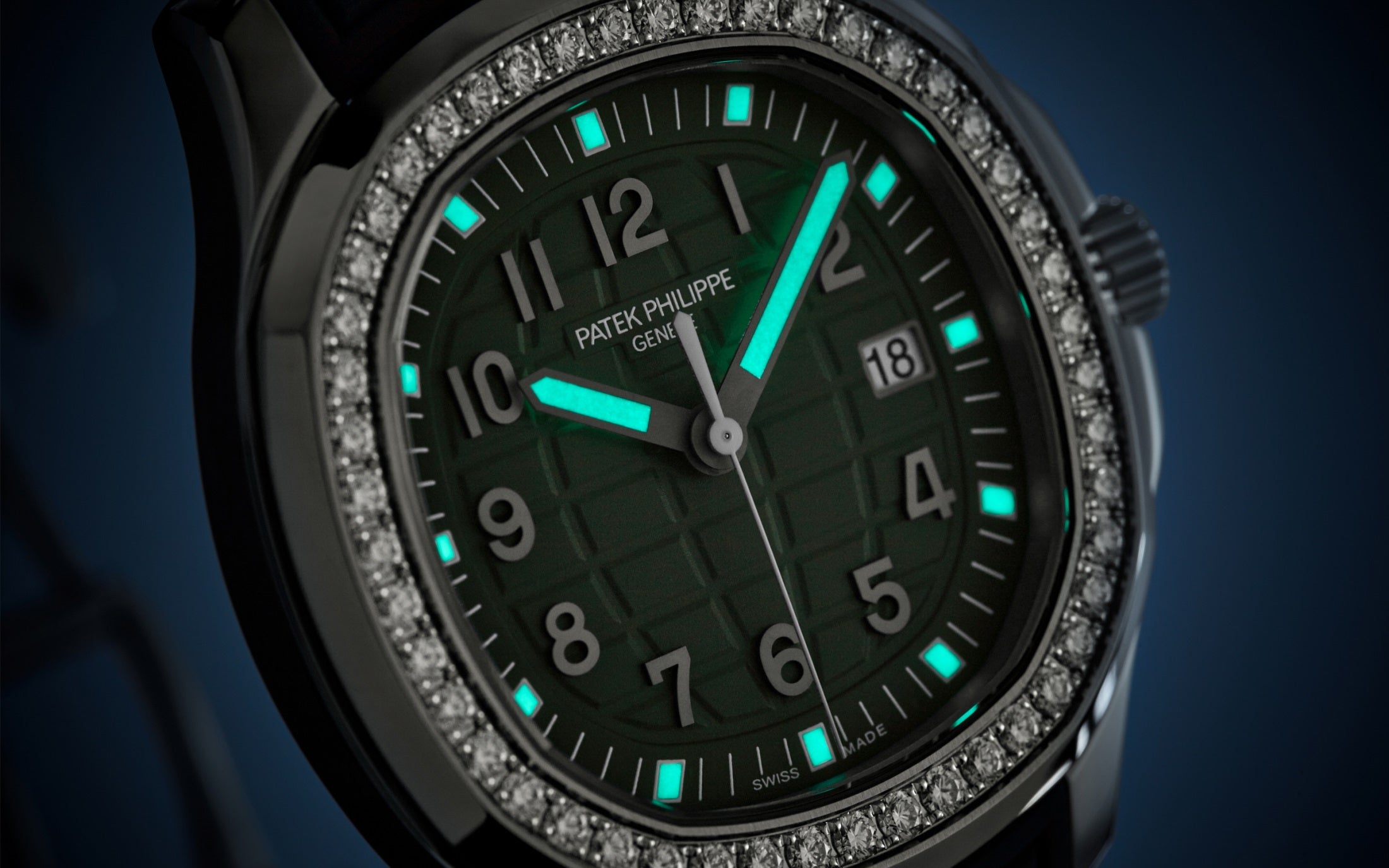 Patek Philippe Aquanaut Luce, Stainless Steel, 38,8mm, Ref# 5267/200A-011 - Image 8