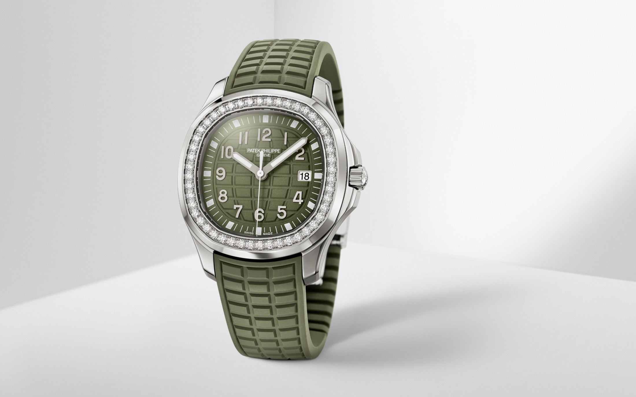 Patek Philippe Aquanaut Luce, Stainless Steel, 38,8mm, Ref# 5267/200A-011 - Image 11