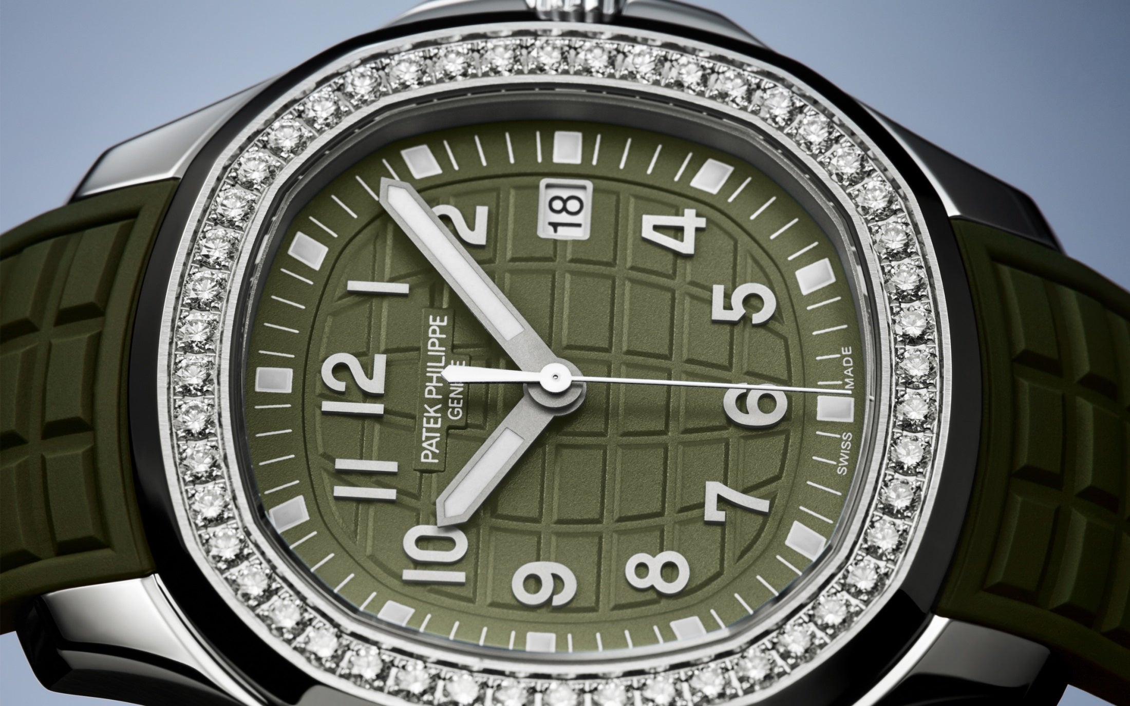 Patek Philippe Aquanaut Luce, Stainless Steel, 38,8mm, Ref# 5267/200A-011 - Image 5